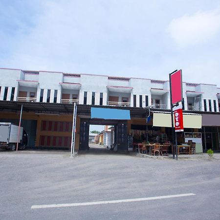 Griya Annisa Hotel Tegal  Exterior photo