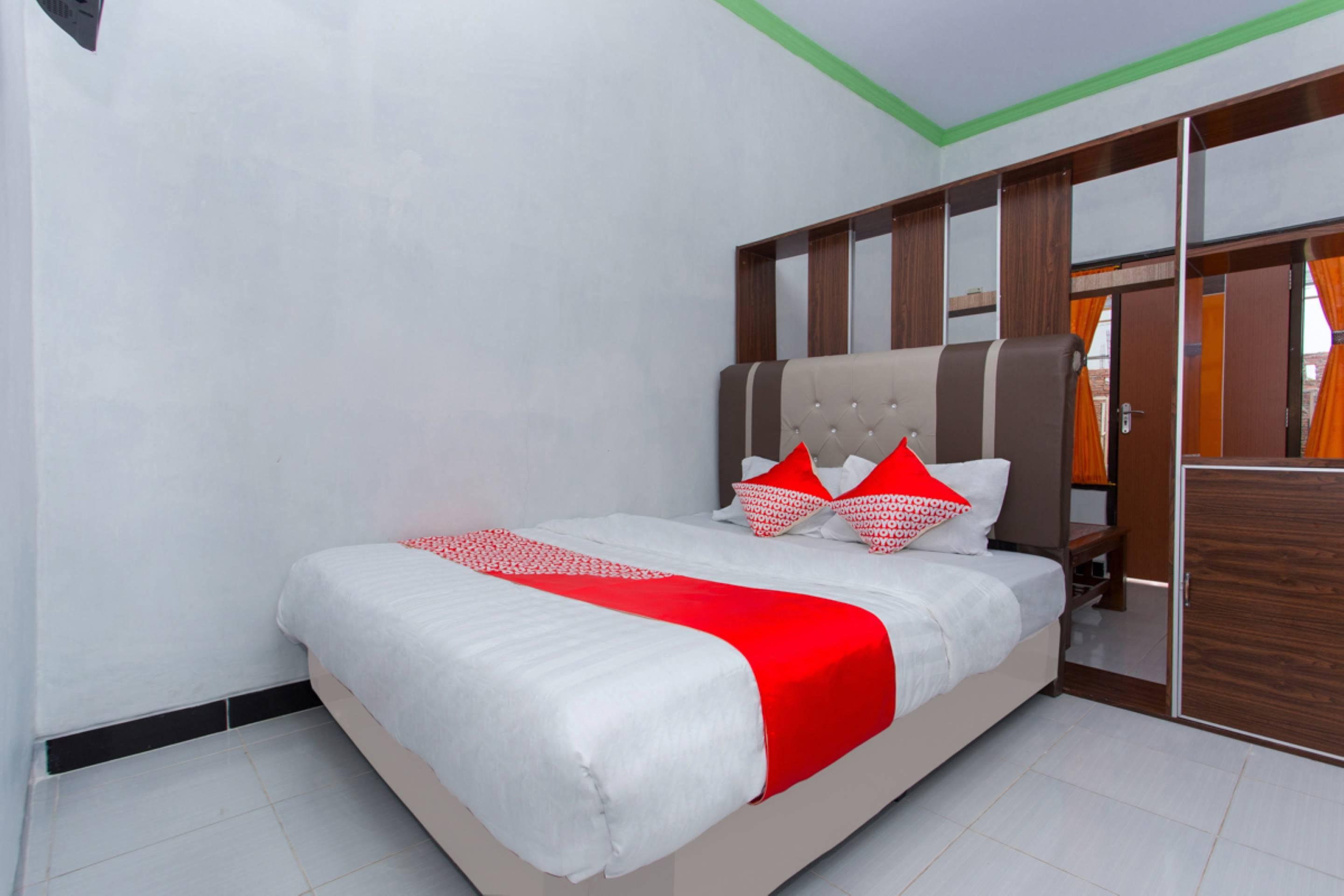 Griya Annisa Hotel Tegal  Exterior photo