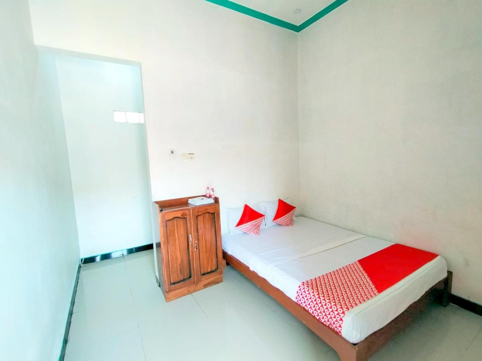 Griya Annisa Hotel Tegal  Exterior photo