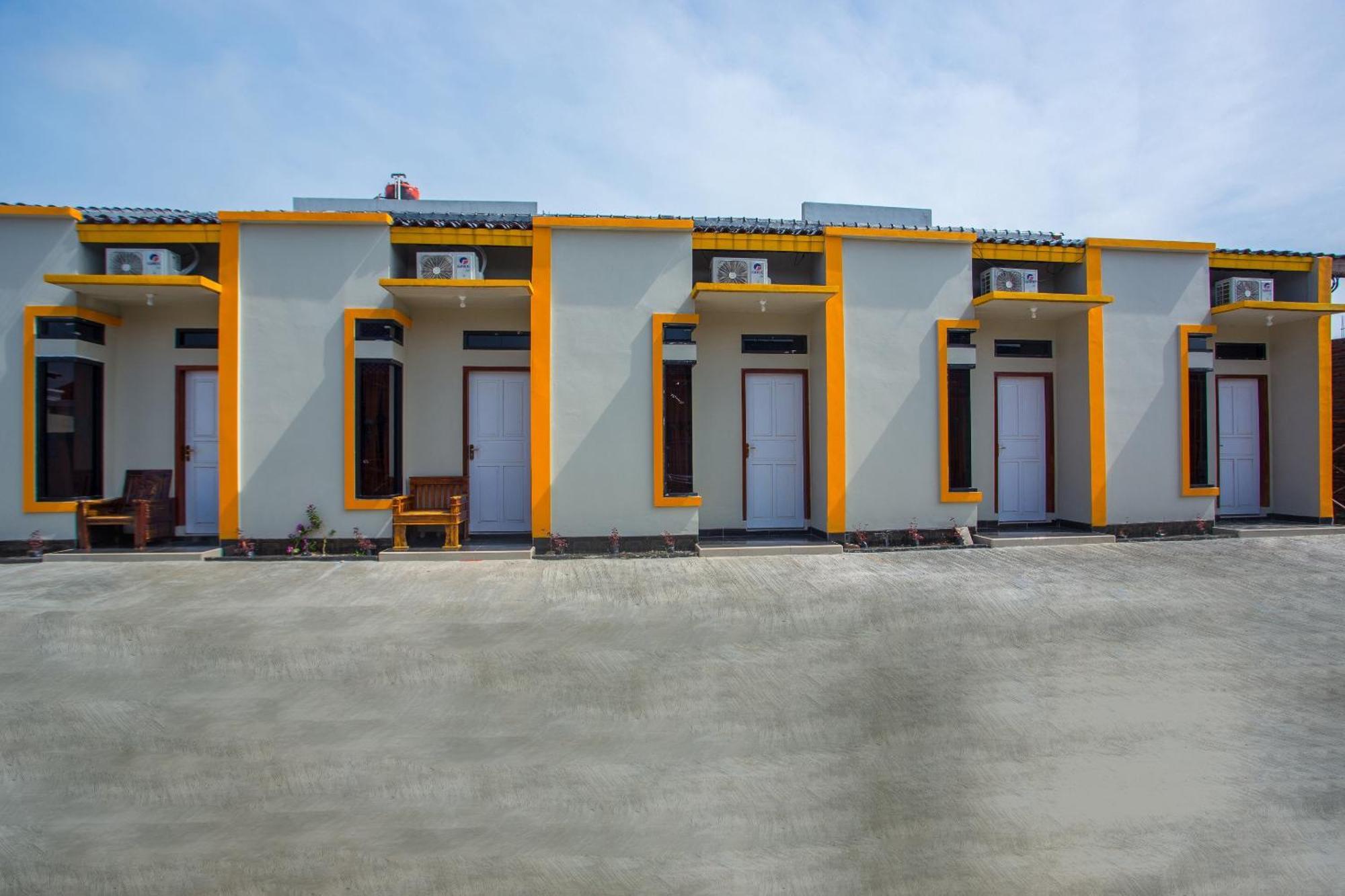 Griya Annisa Hotel Tegal  Exterior photo