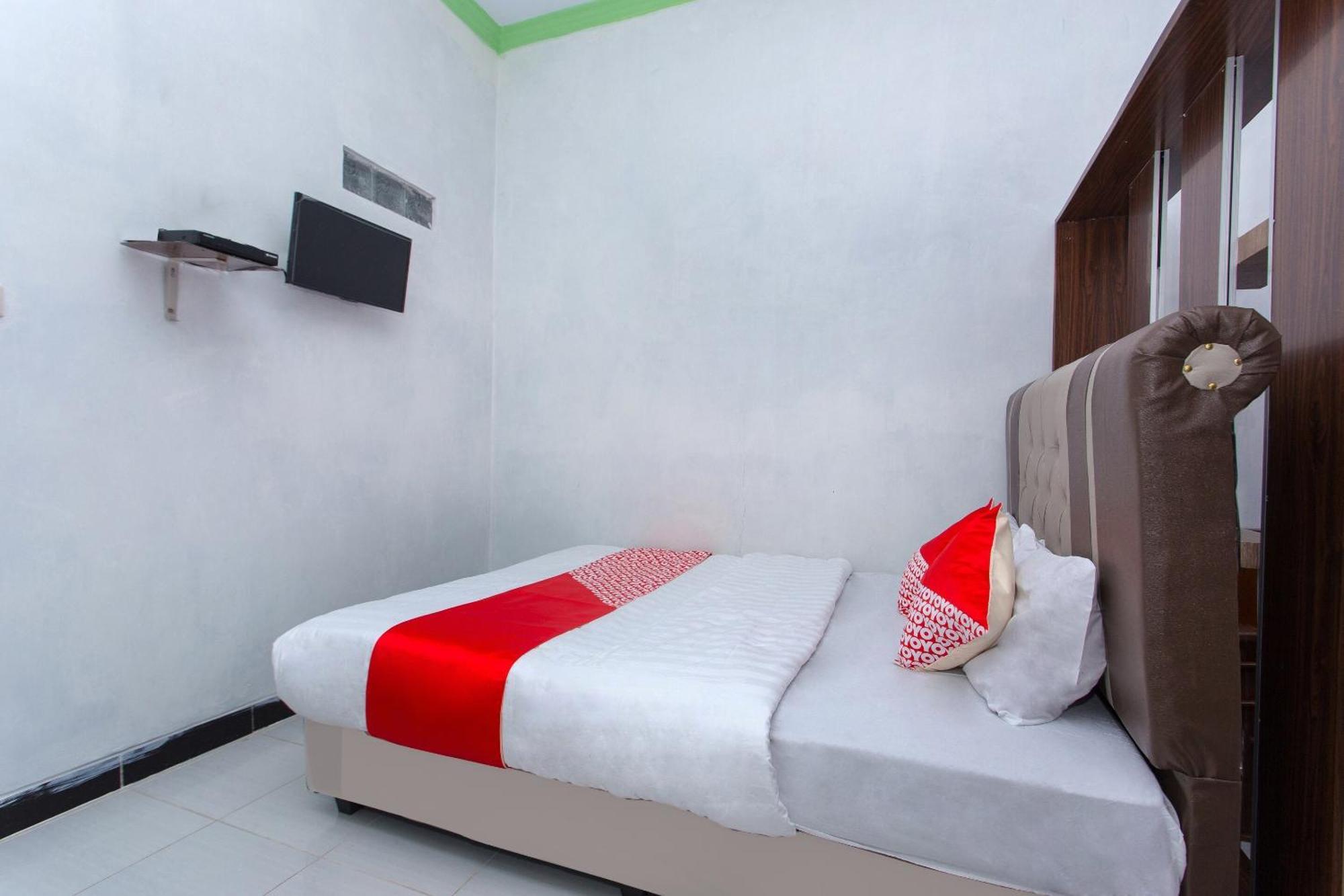 Griya Annisa Hotel Tegal  Exterior photo