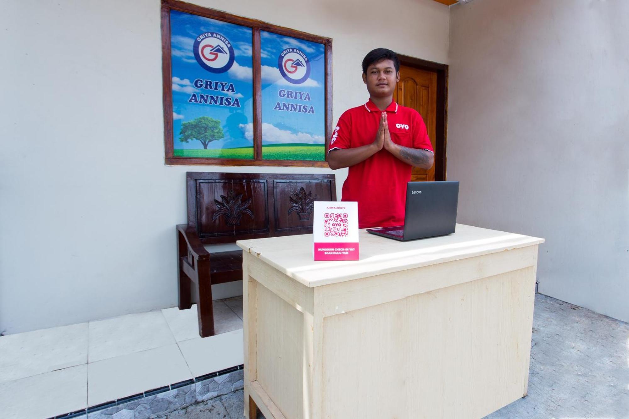 Griya Annisa Hotel Tegal  Exterior photo